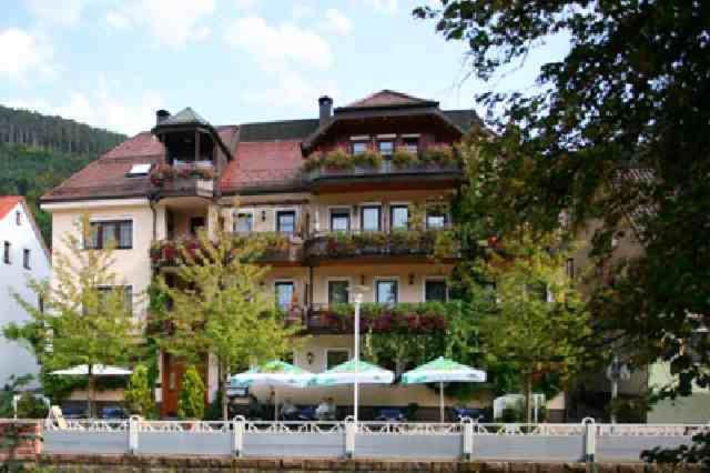 Hotel Restaurant Alte Linde Бад-Вільдбад Екстер'єр фото